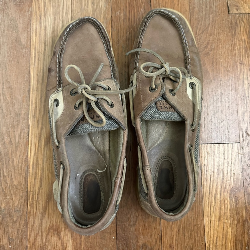Sperry topsiders